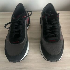 Gradeschool boy Nike Waffle One